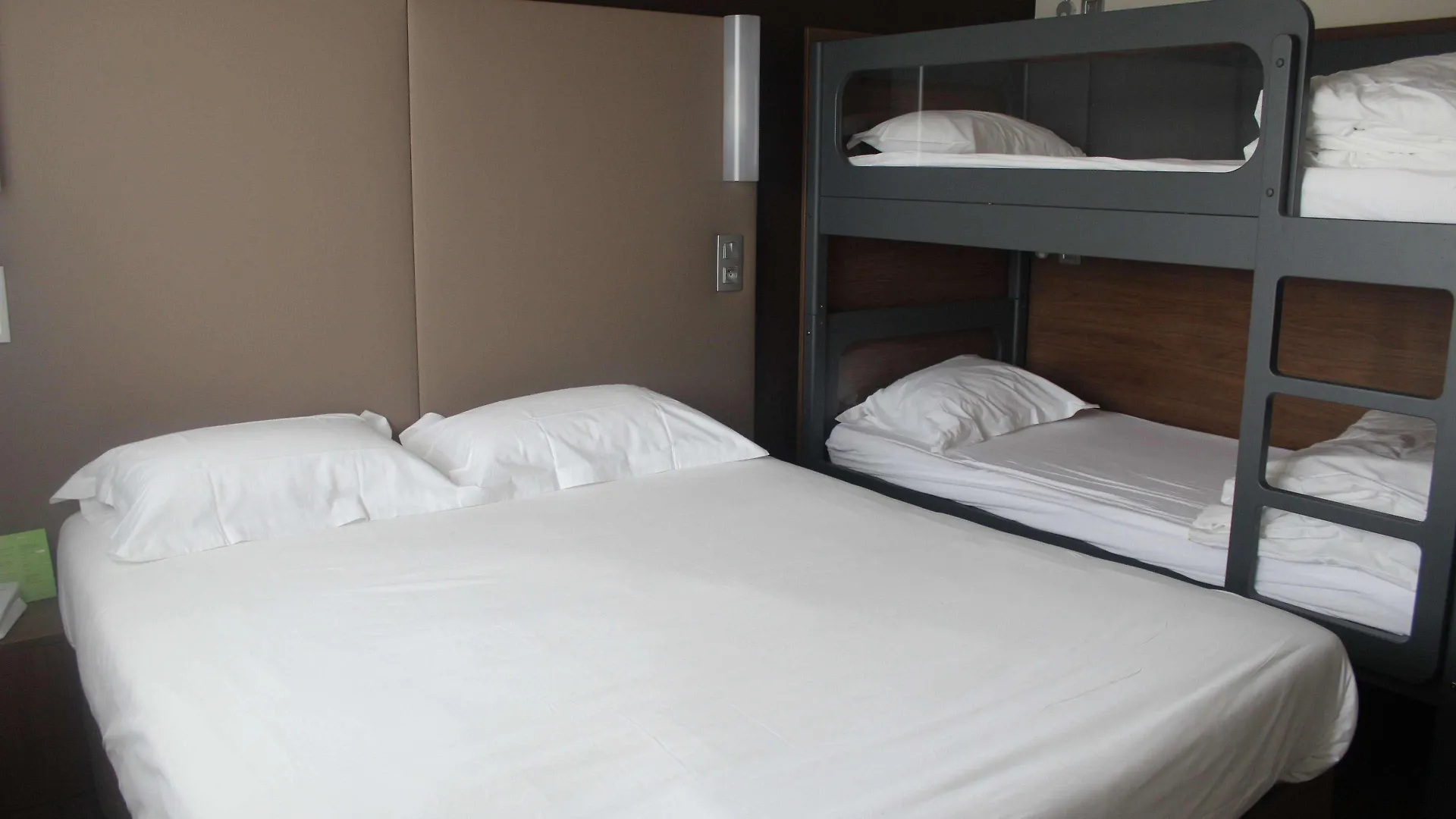 Campanile Millau Hotel 3*,  Frankrig